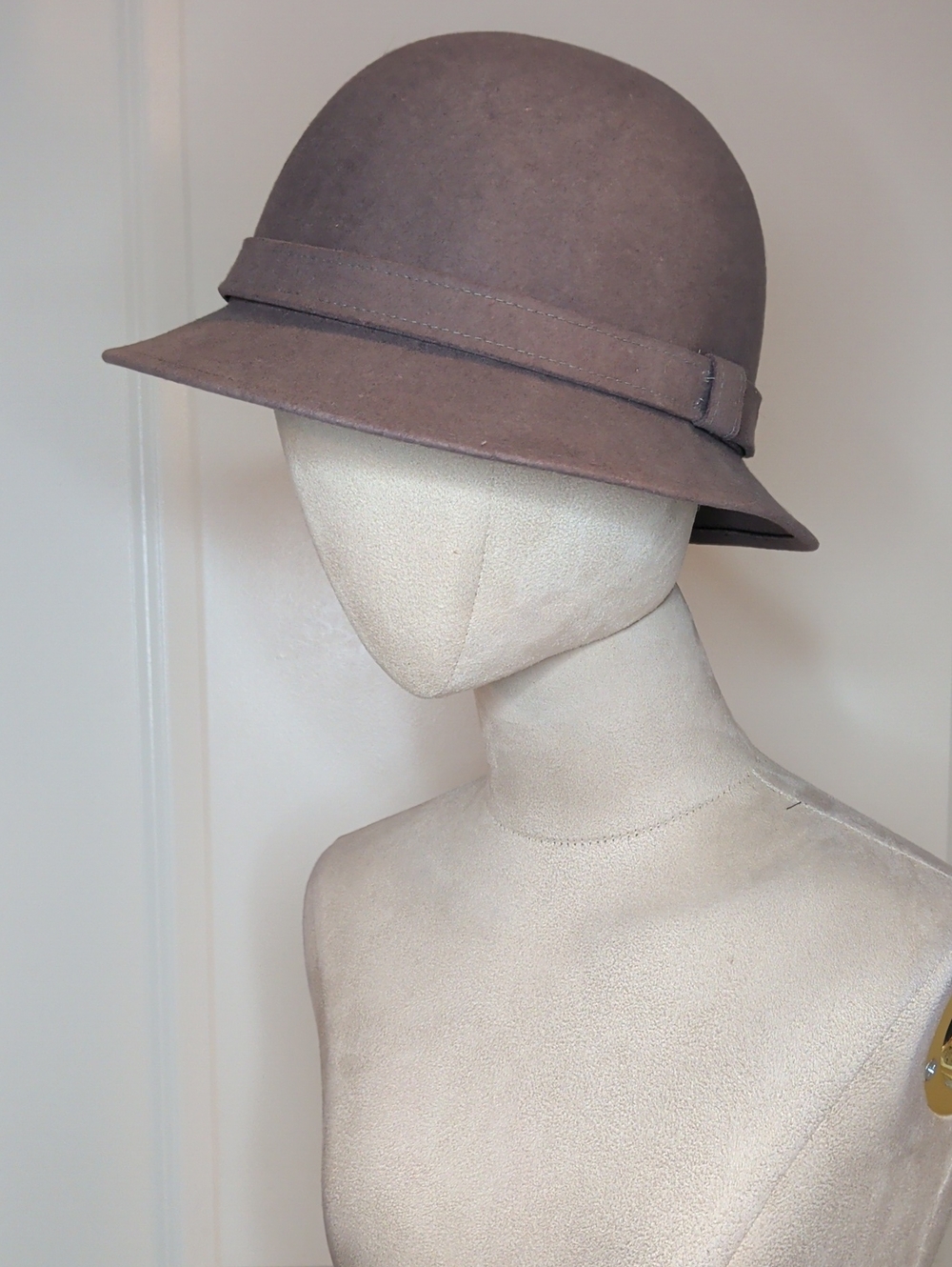 Vintage Women's Bowler Hat Taupe 40s Style Wool Tilted Derby Sz Lrg